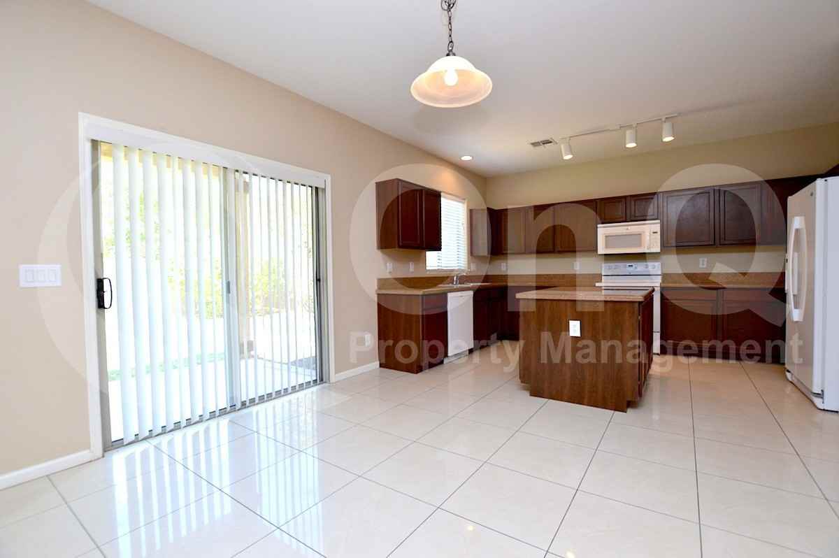 3028 E Patrick St - Photo 3 of 16