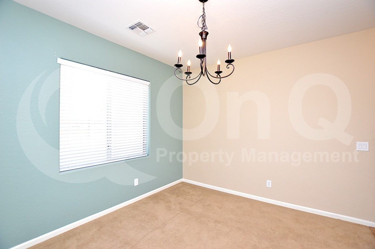 3028 E Patrick St - Photo 4 of 16