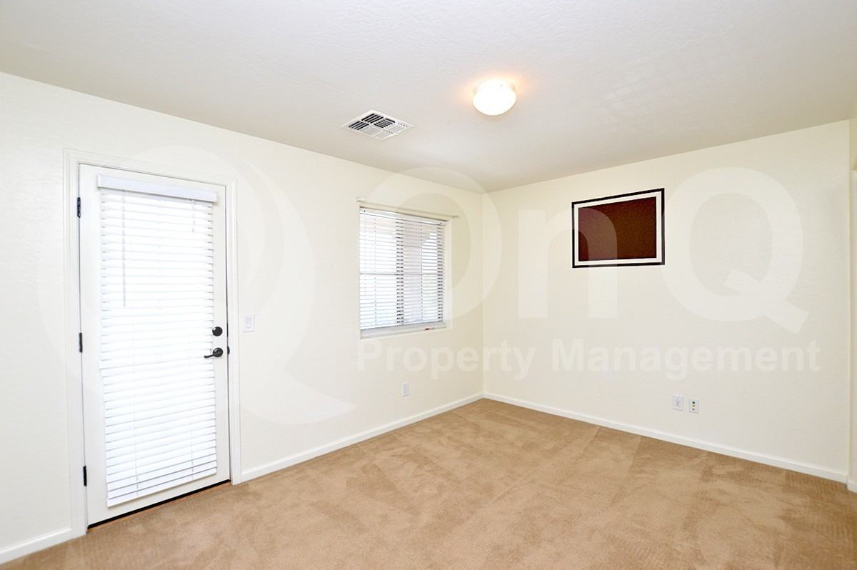 3028 E Patrick St - Photo 5 of 16