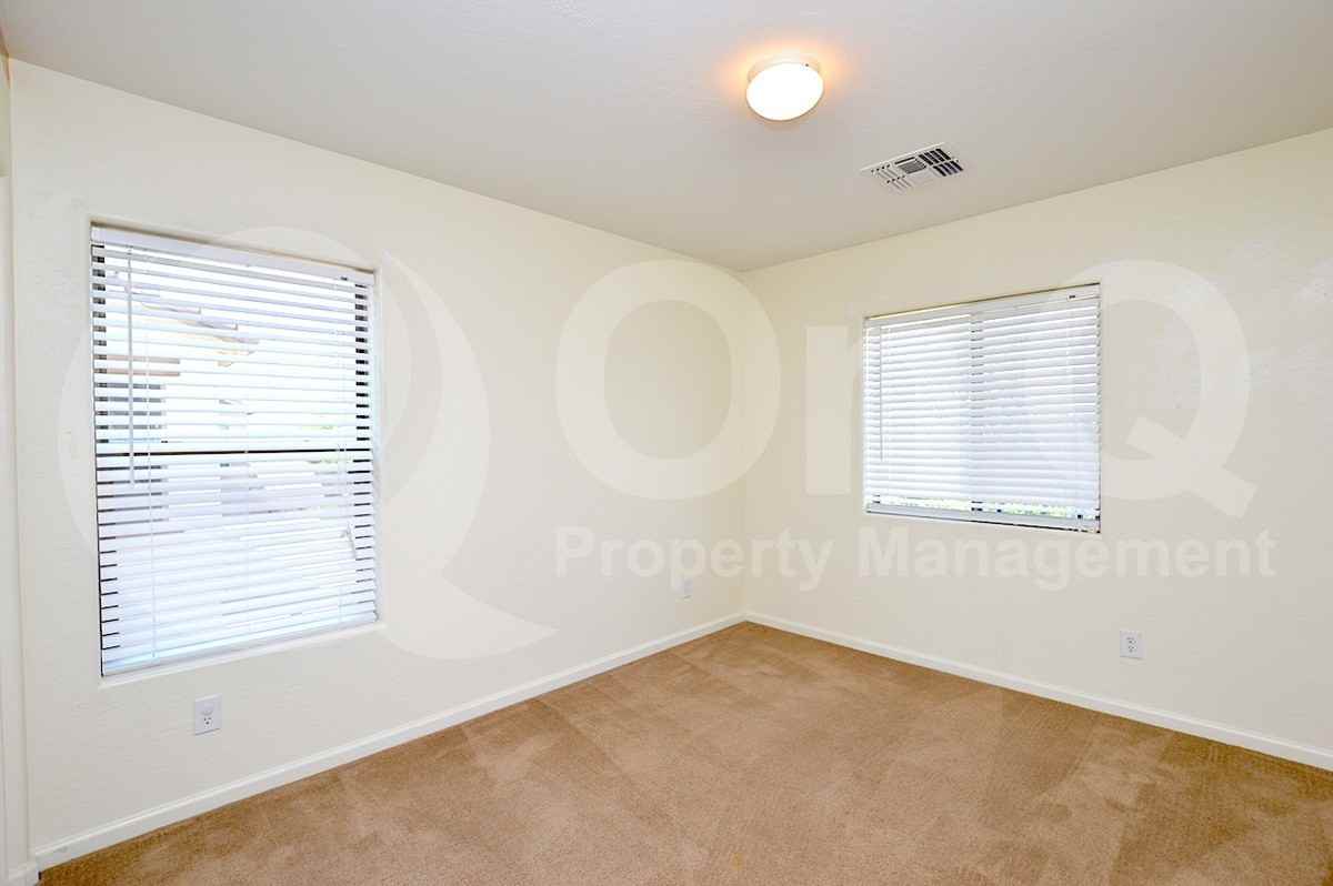 3028 E Patrick St - Photo 6 of 16