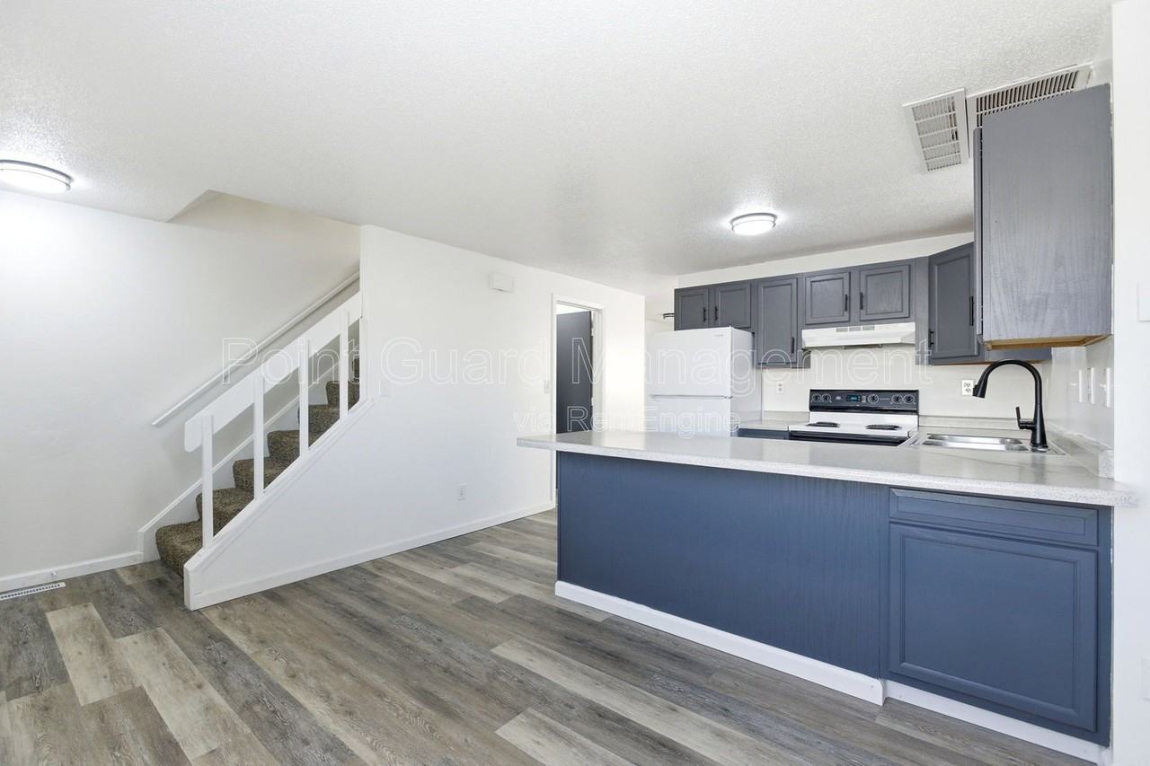 1904 S Cleveland Ave - Photo 2 of 27