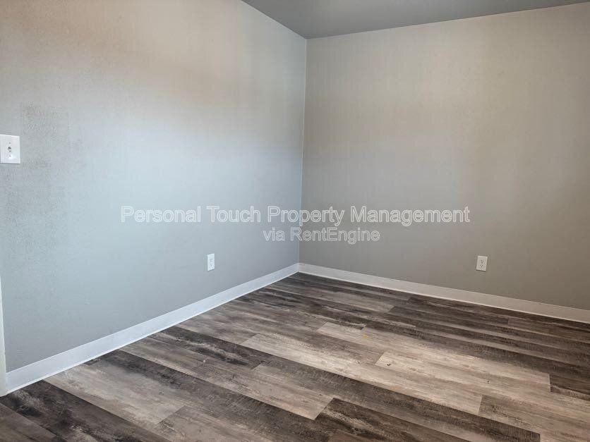 142 6th Ave N #5 - Photo 3 of 5