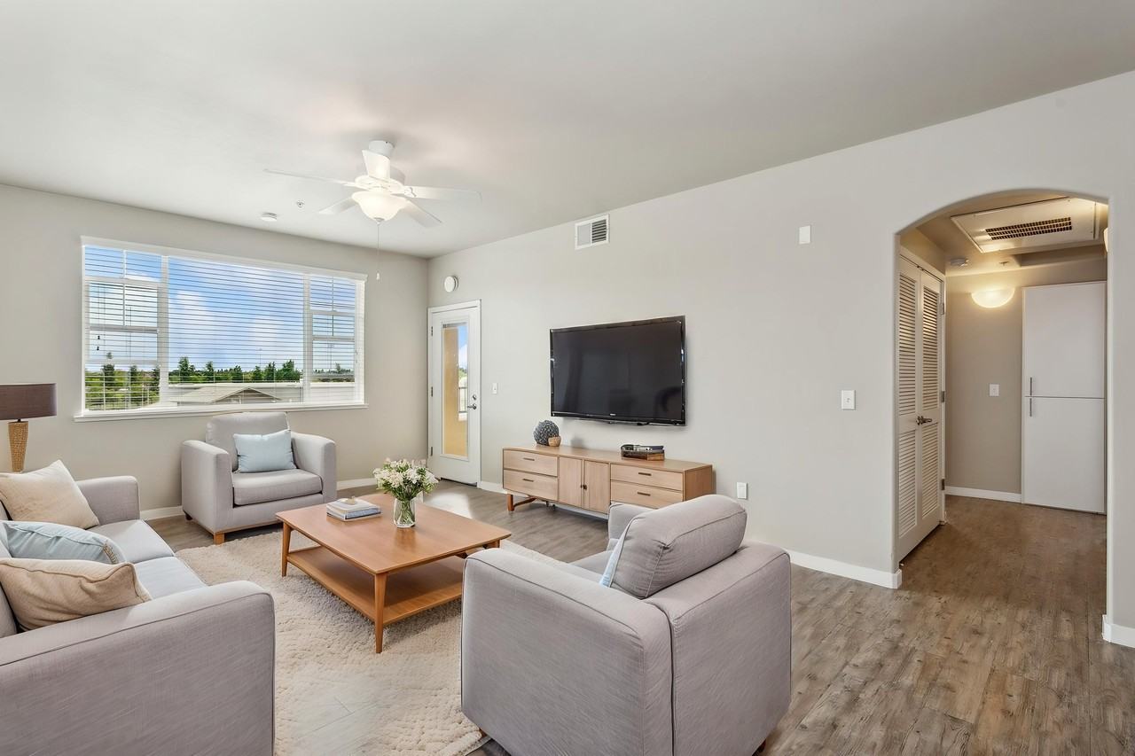 The Landing at College Square - Photo 4 of 24