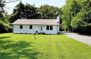 106 Robinhood Cir - Photo 1 of 1