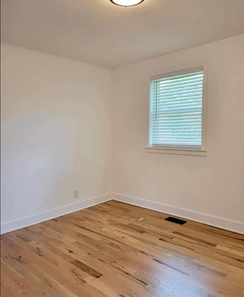 106 Robinhood Cir - Photo 6 of 11