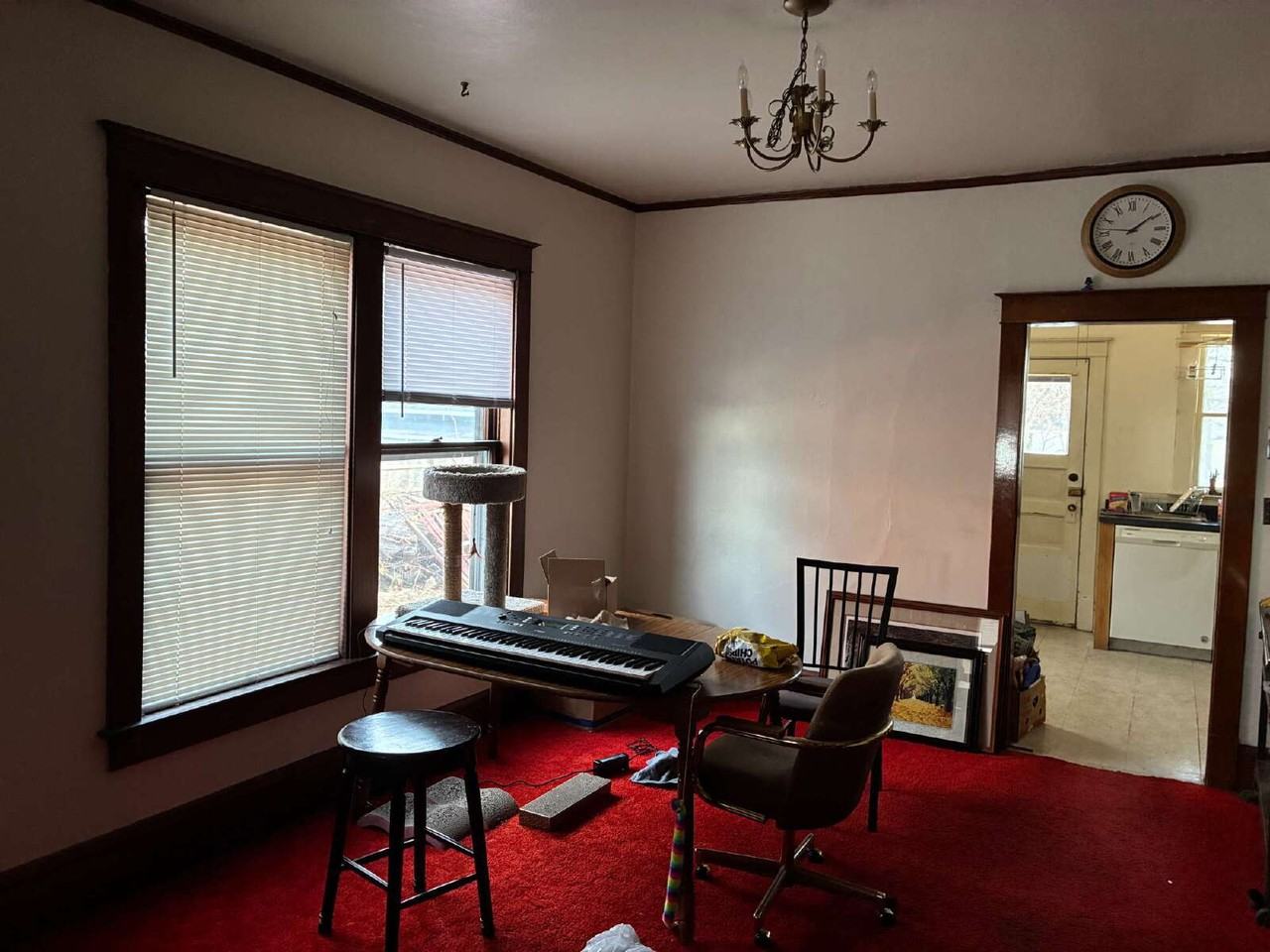 709 5th Ave - Photo 5 of 18