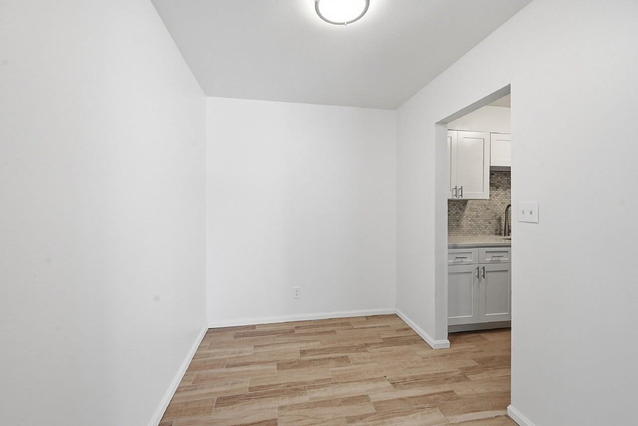 3623 S Sheridan Blvd - Photo 6 of 22