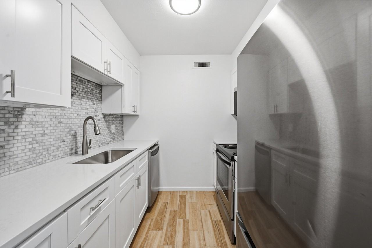 3623 S Sheridan Blvd #3 - Photo 7 of 22