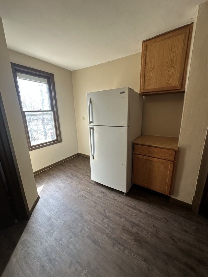 224 Madison St #3 - Photo 6 of 7