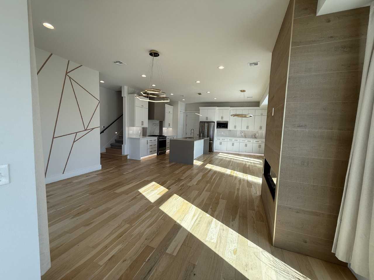 134 E Elgin St - Photo 3 of 21