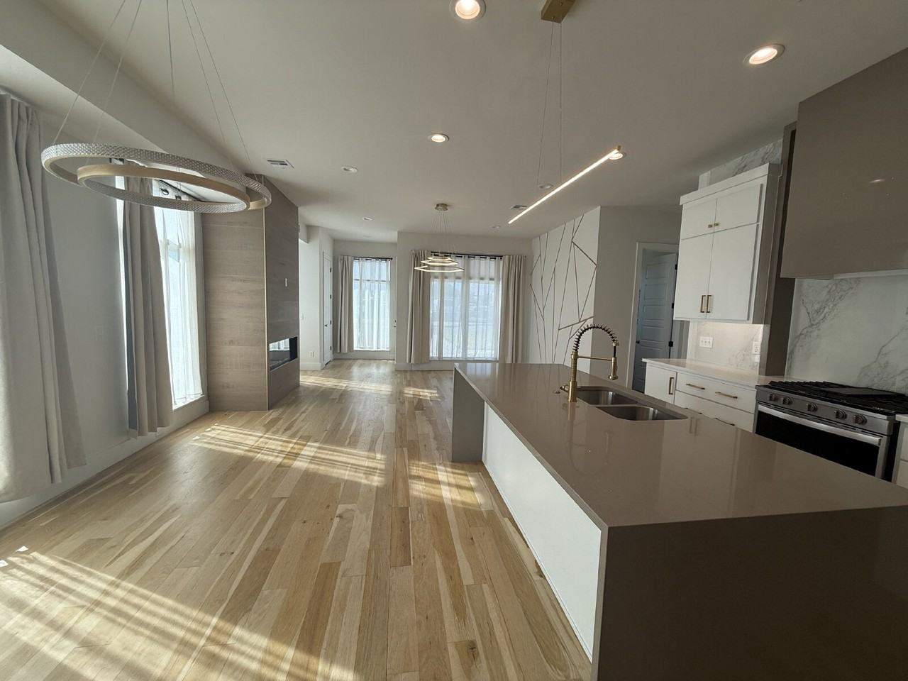 134 E Elgin St - Photo 6 of 21