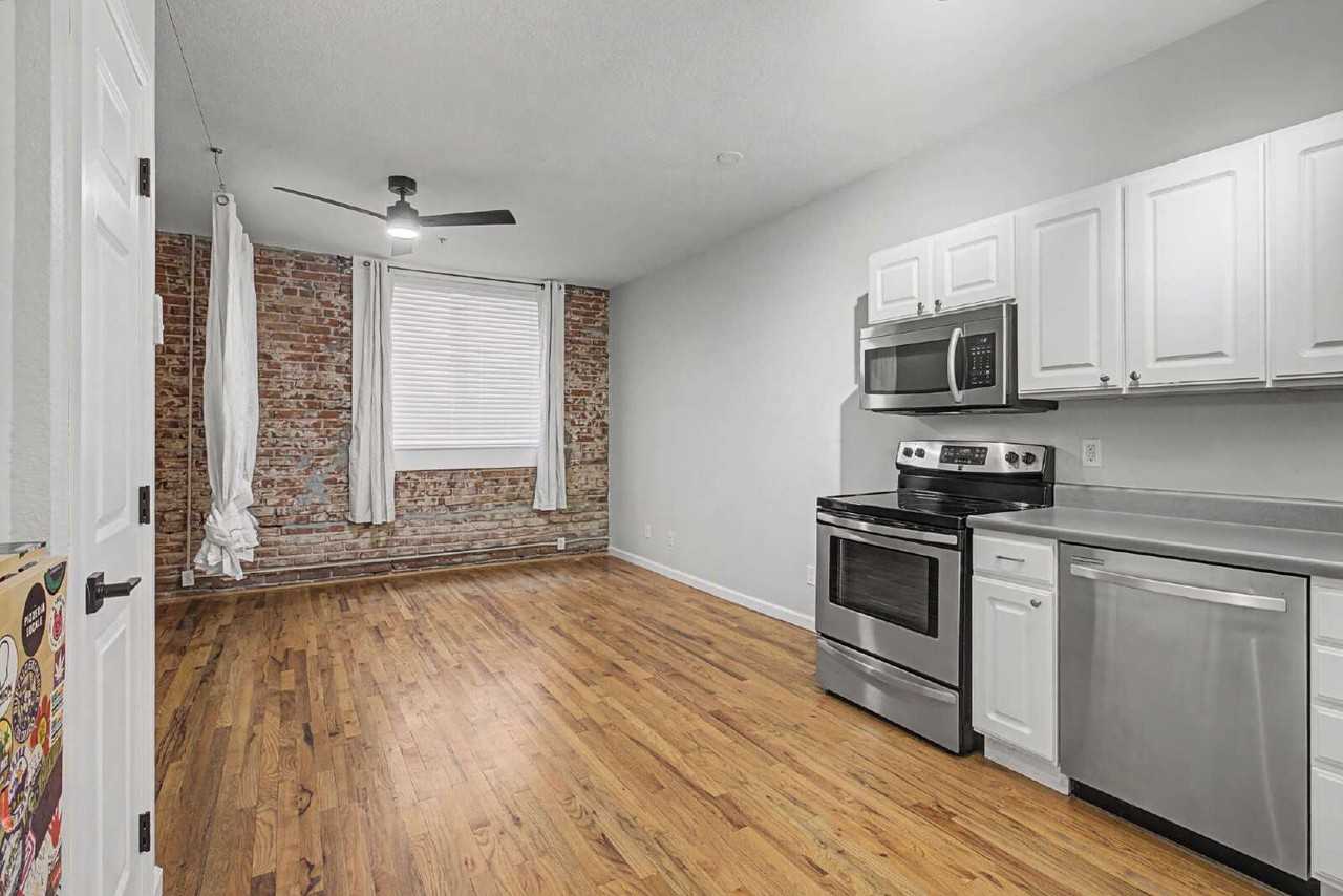 1425 N Washington St Apt 103 - Photo 4 of 23