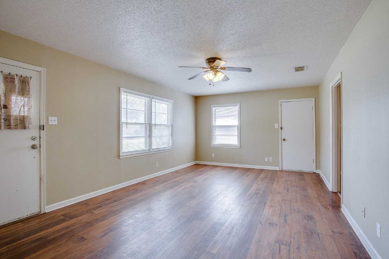 3518 38th St - Photo 2 of 12