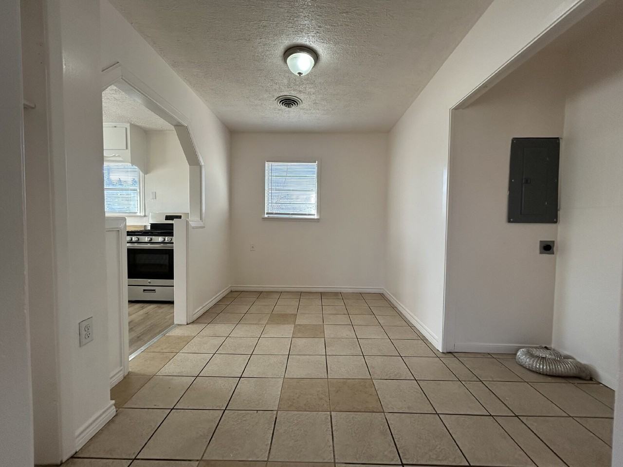 2201 28th St Frnt - Photo 5 of 22