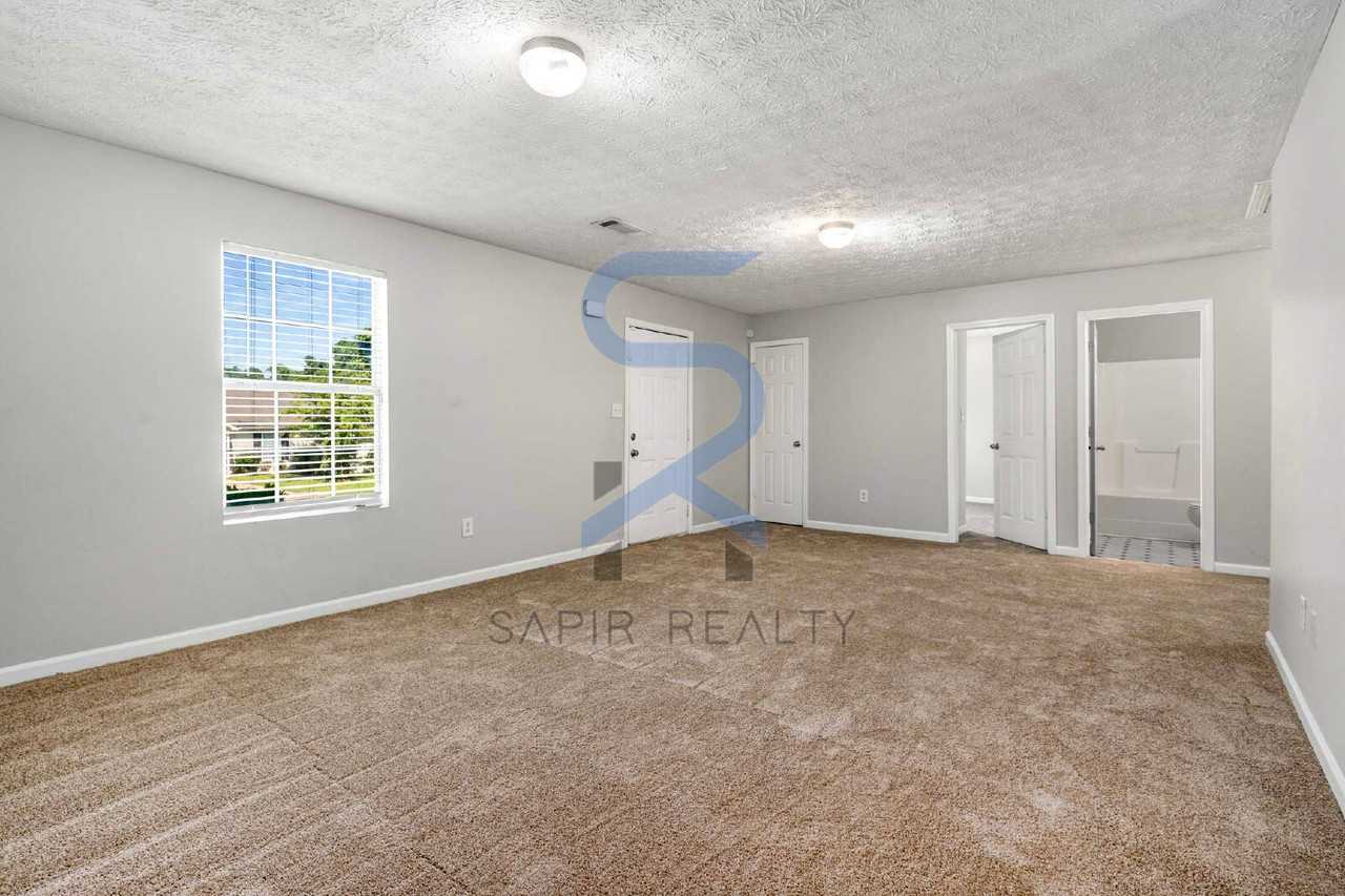 588 Elles Way - Photo 5 of 33