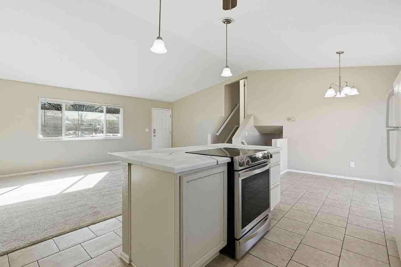 860 Vondelpark Dr - Photo 5 of 41