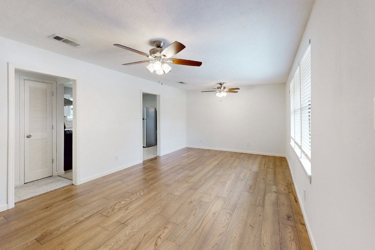 2304 Staunton Dr - Photo 3 of 19