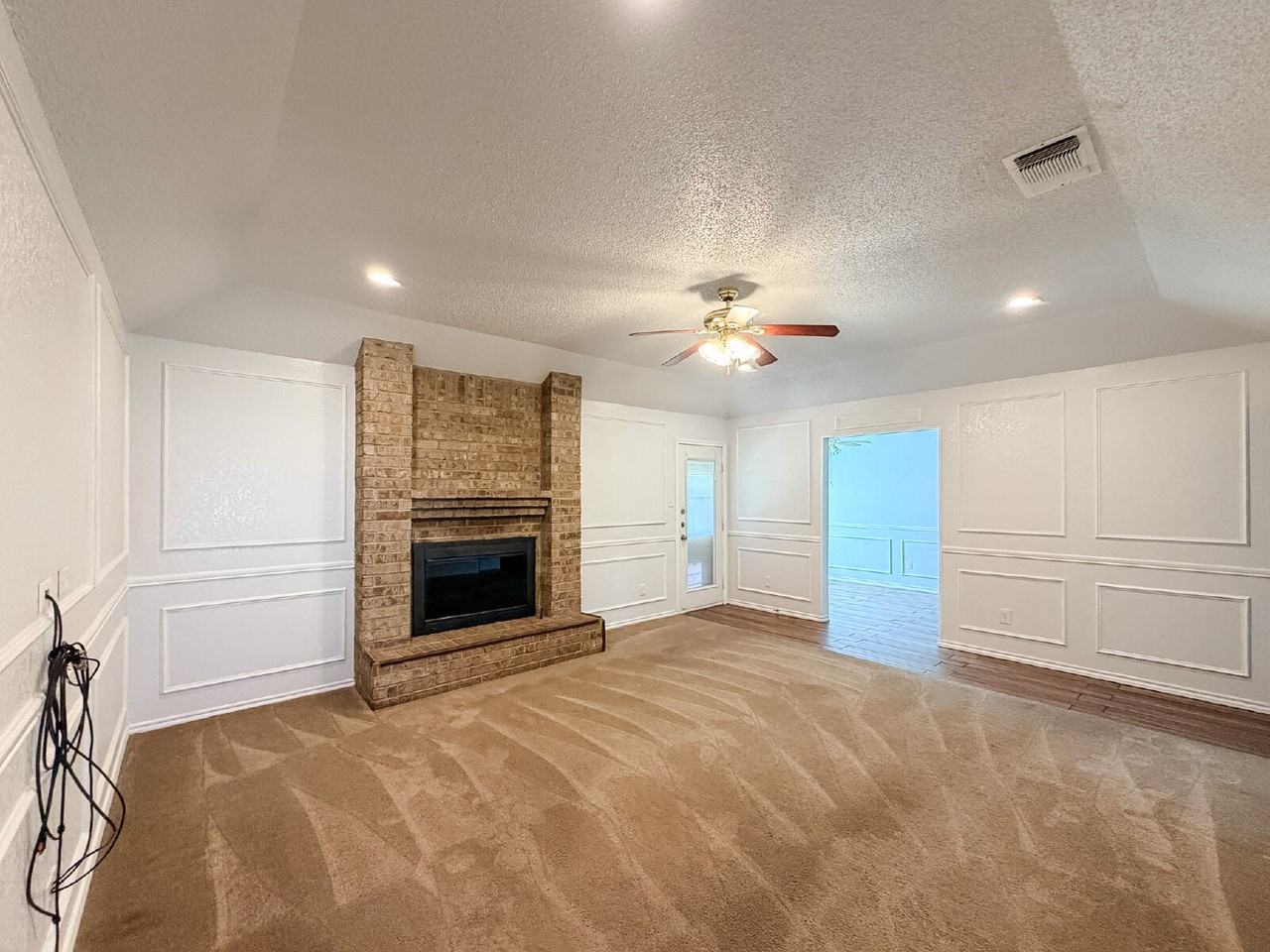 701 Daniels Dr - Photo 6 of 25