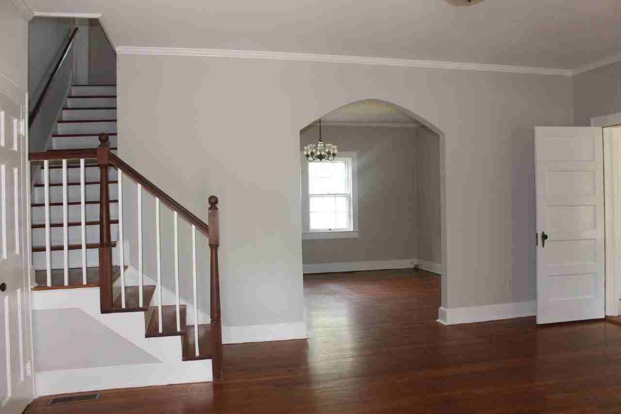 1040 Virginia Ave - Photo 2 of 14