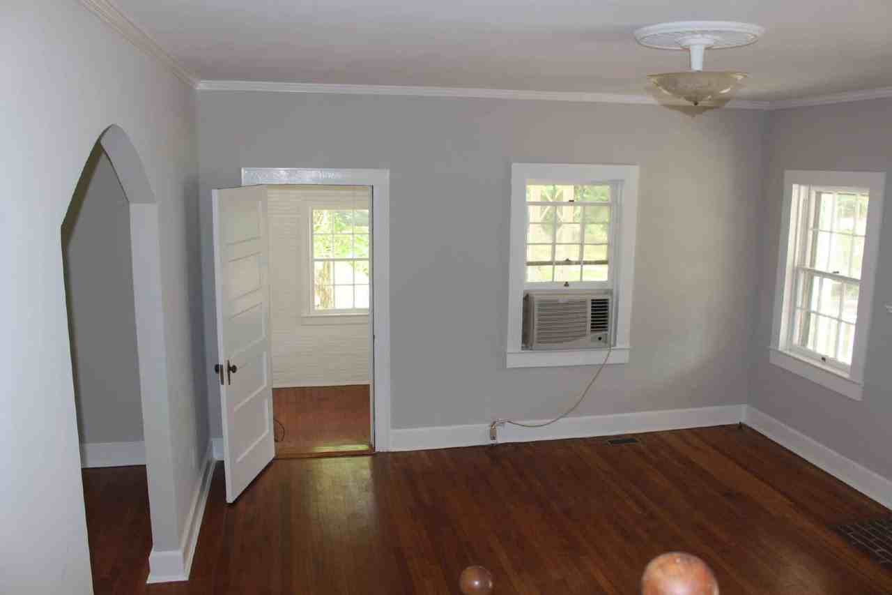 1040 Virginia Ave - Photo 7 of 14