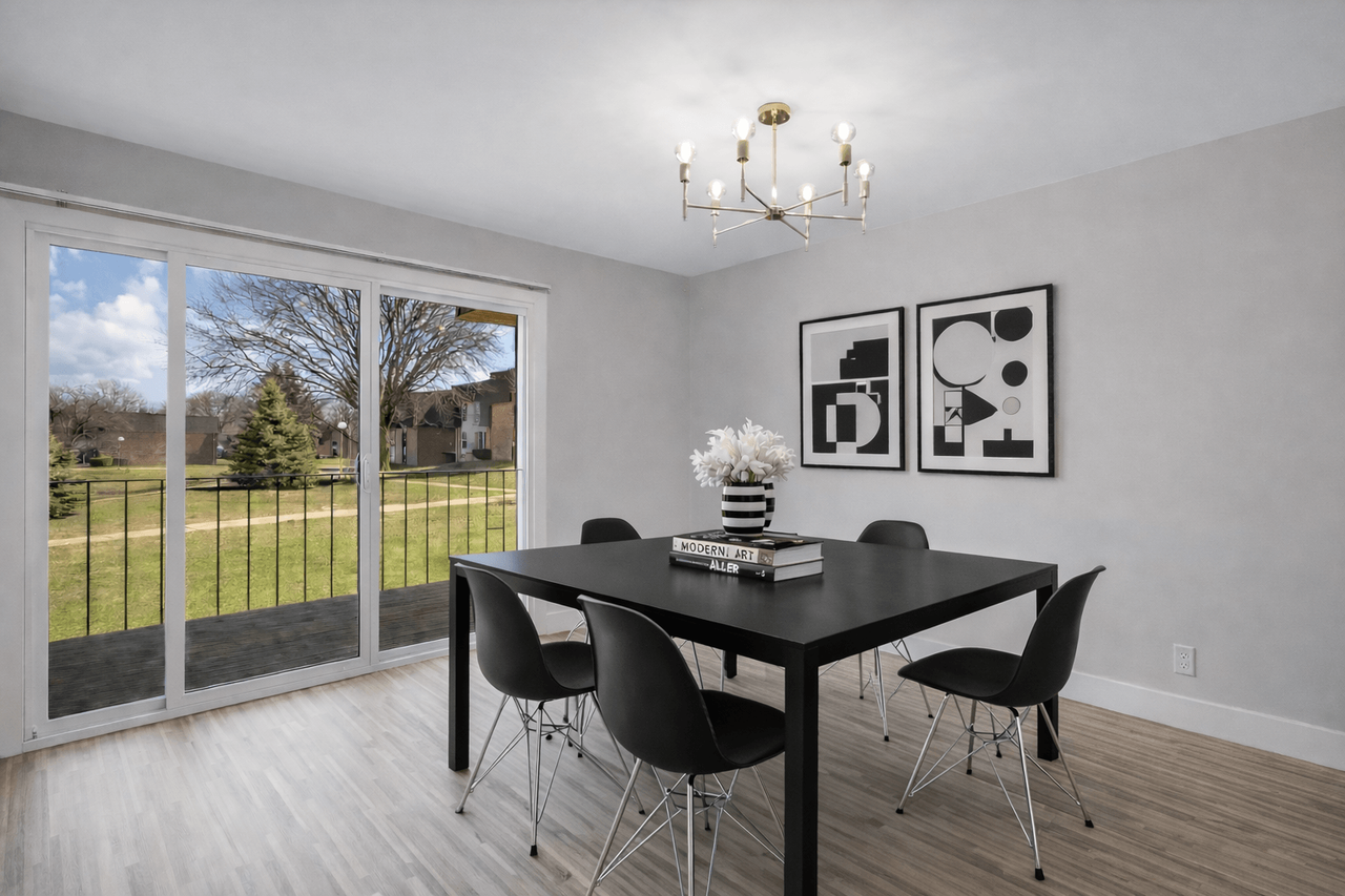 Rochester Club Apartments - Photo 3 of 27