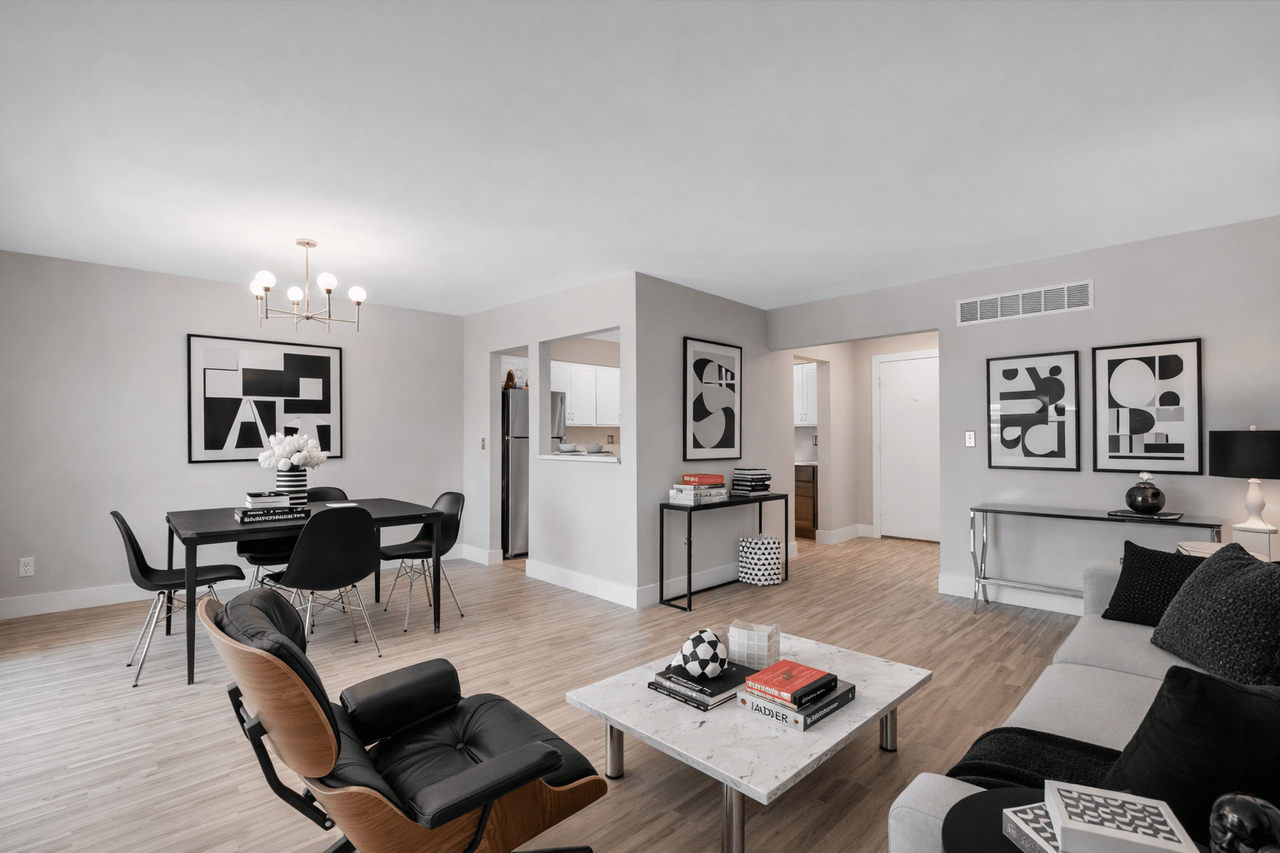 Rochester Club Apartments - Photo 4 of 27