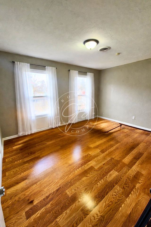4239 Lewis Ave #2 - Photo 3 of 13