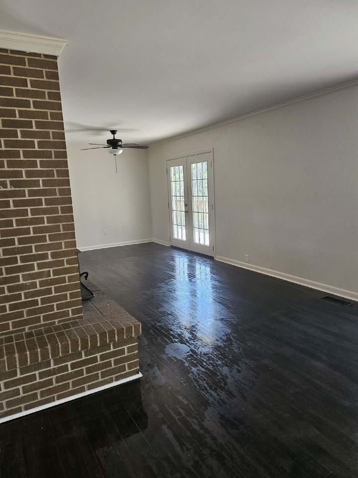 215 Shady Ln - Photo 2 of 12