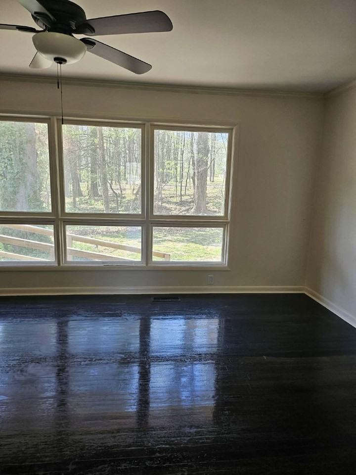 215 Shady Ln - Photo 3 of 12