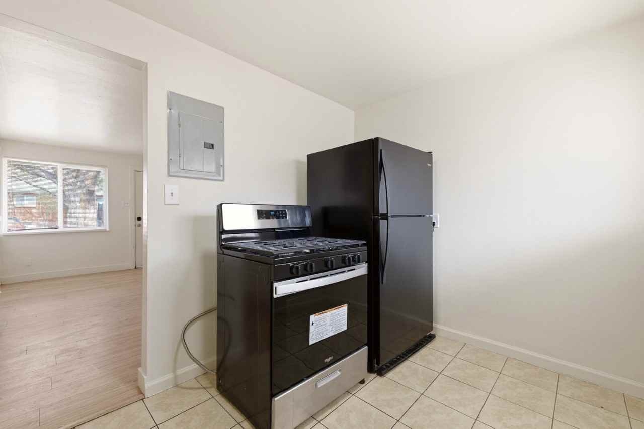 8980 E 12th Ave - Photo 6 of 13