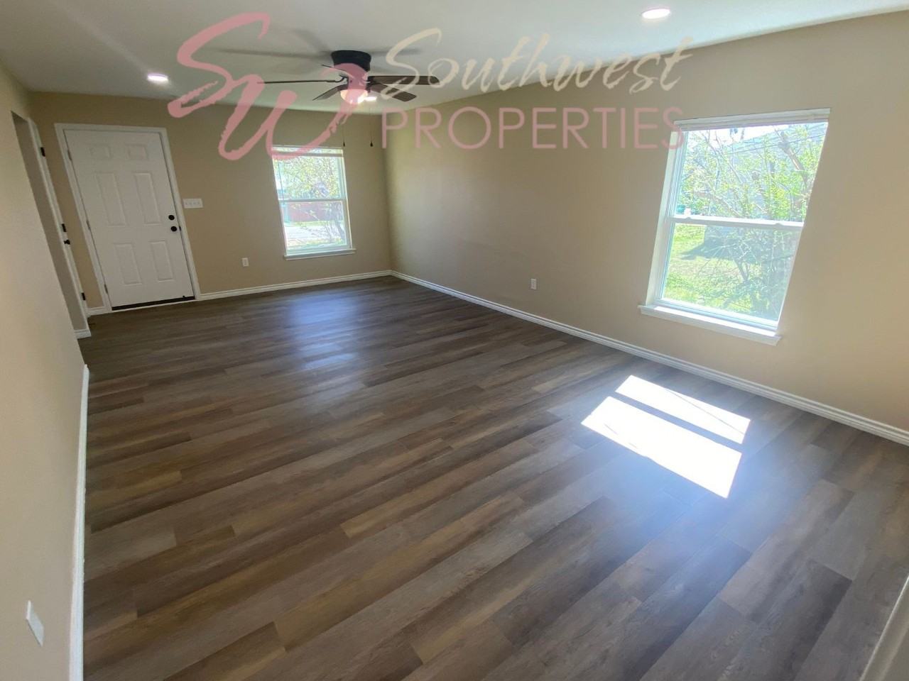 210 Reta St - Photo 3 of 13