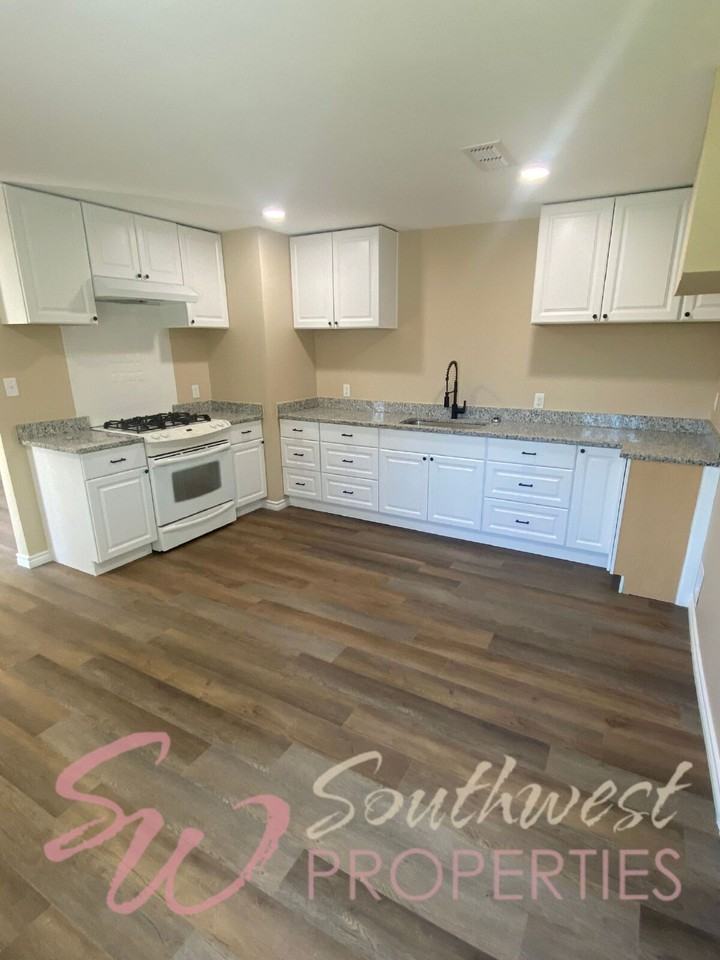 210 Reta St - Photo 5 of 13