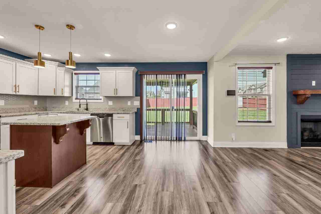 898 Wild Elm Ct - Photo 5 of 30