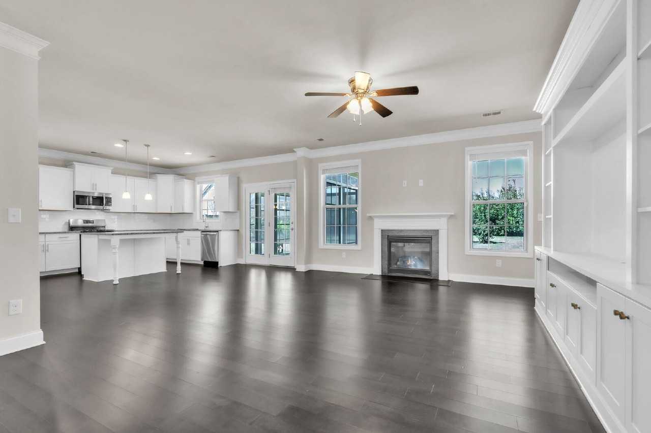 501 Castleby Dr - Photo 3 of 30