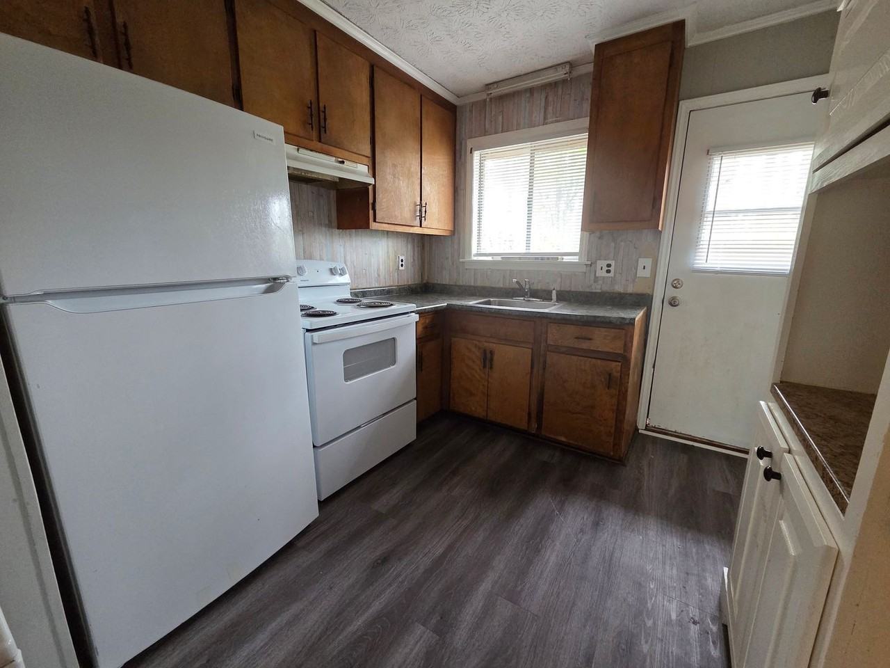 82 Cedar Dr #A - Photo 4 of 11