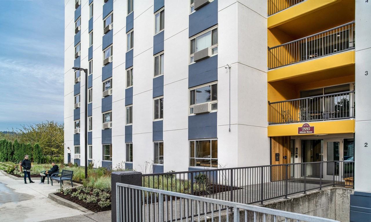 Hillside Manor - Photo 2 of 9