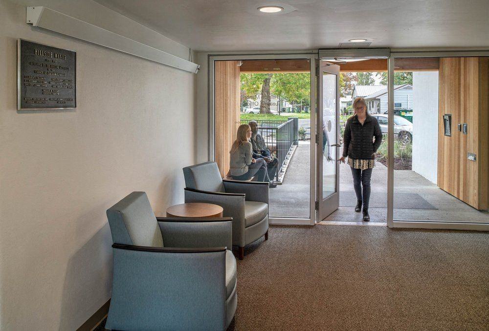 Hillside Manor - Photo 6 of 9