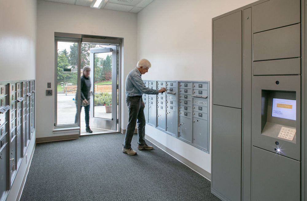 Hillside Manor - Photo 7 of 9