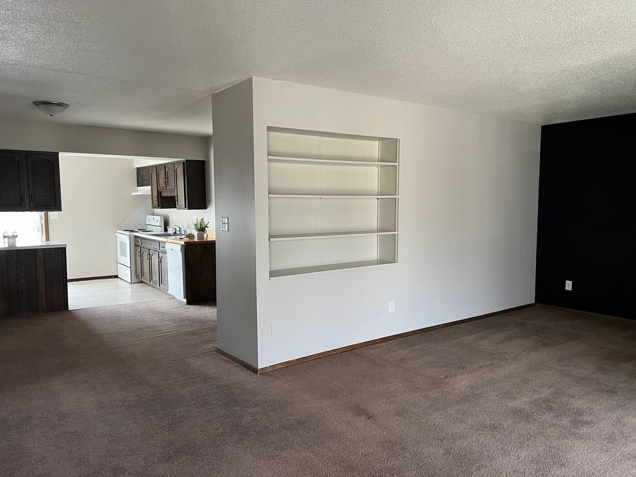 Southpoint Apartments - Photo 2 of 32