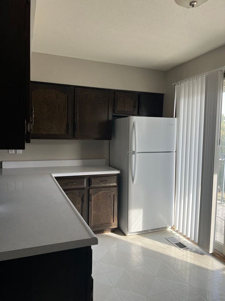 Southpoint Apartments - Photo 3 of 32