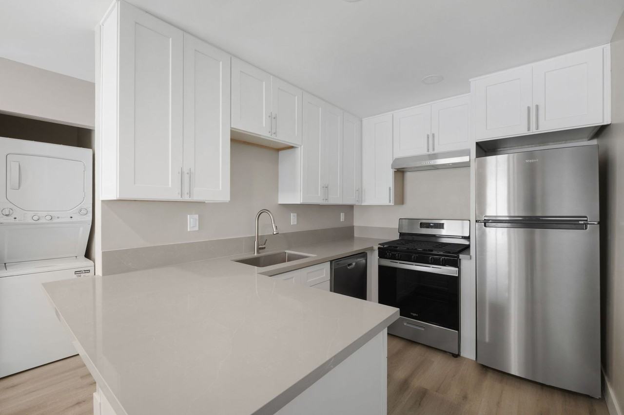 J St - Photo 5 of 44