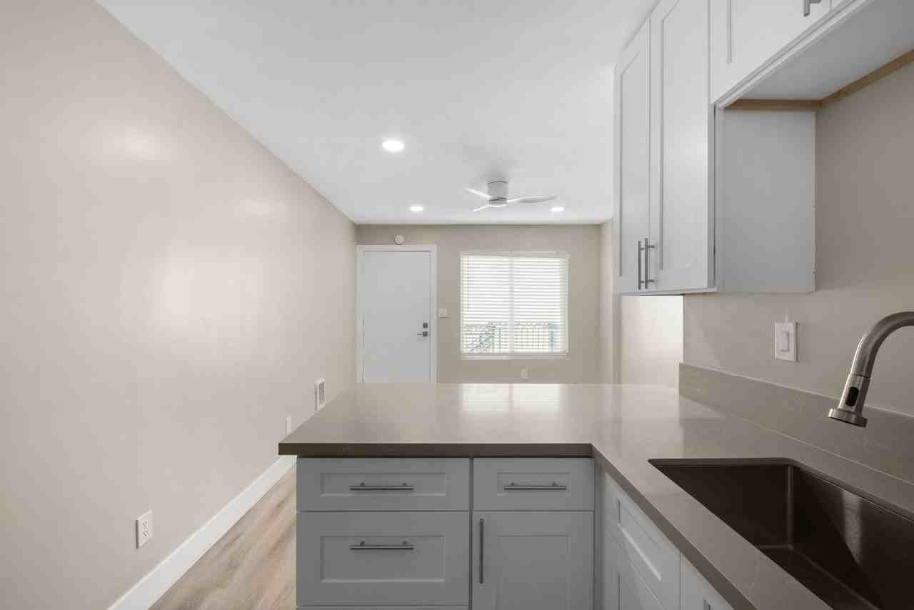 J St - Photo 7 of 44