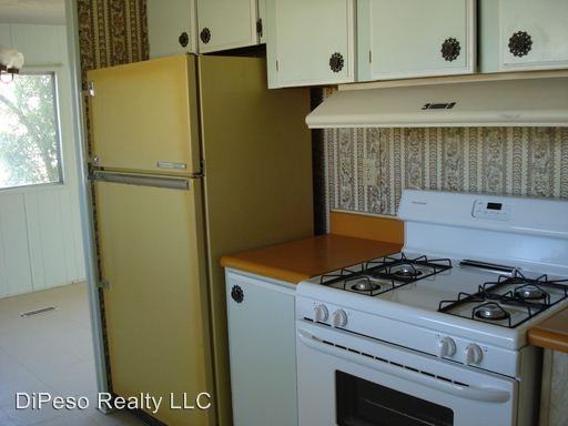 181 W Mark St - Photo 2 of 14