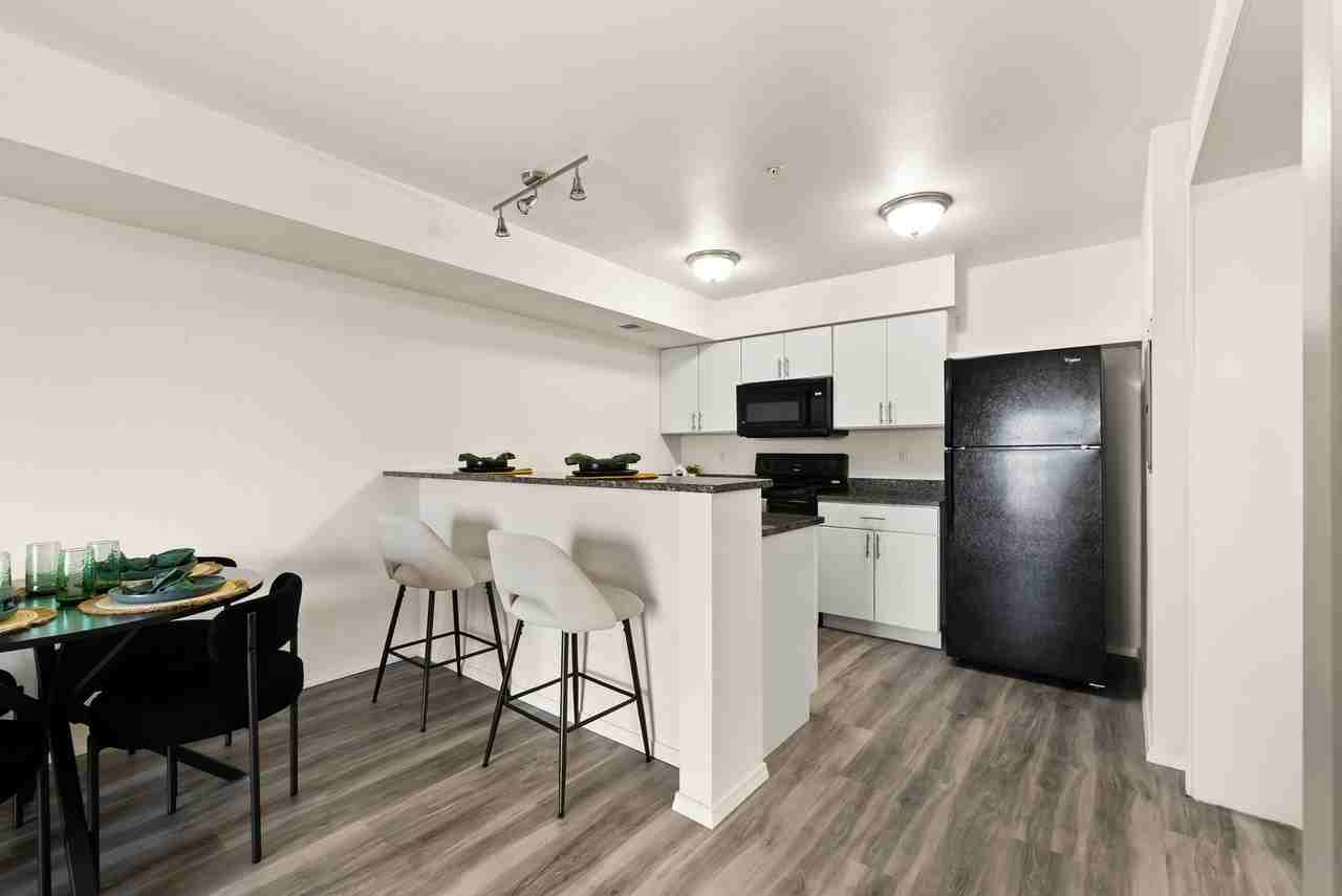 Rochdale Crossing - Photo 6 of 17