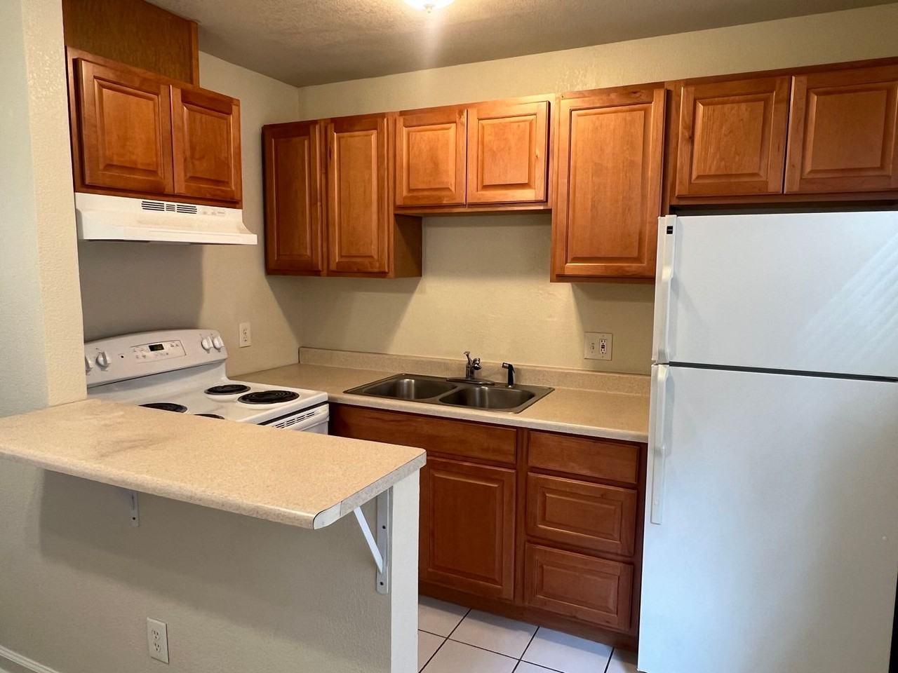 1819 G St - Photo 5 of 14
