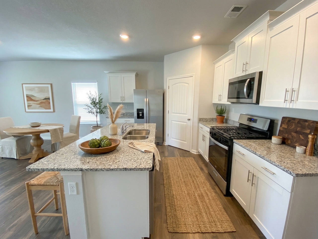 185 Daisy Dr - Photo 3 of 13