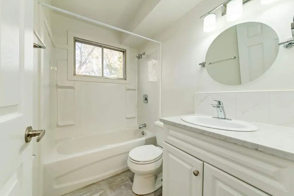 Evergreen Apartments - Photo 7 of 16