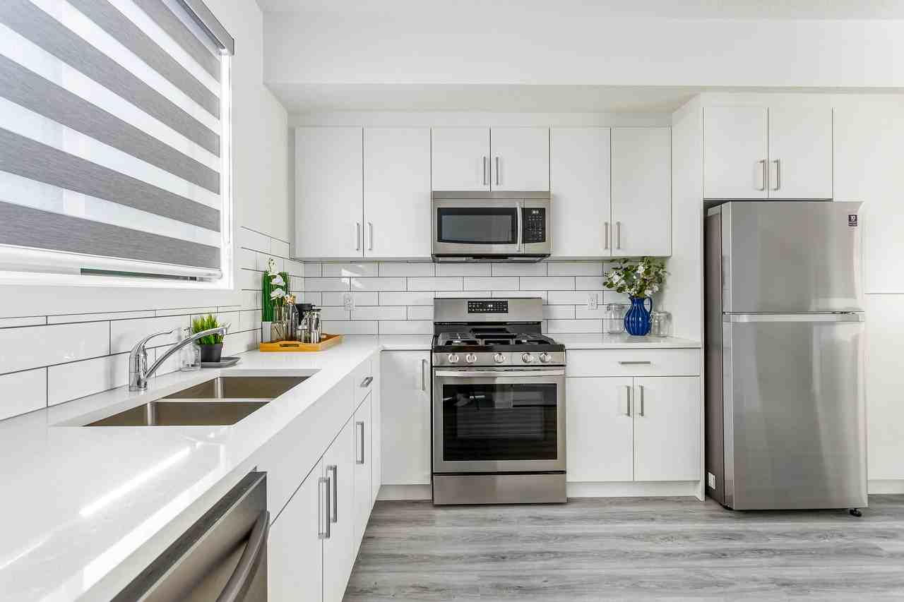 2-3 Bed Townhomes in Paisley - Photo 5 of 23