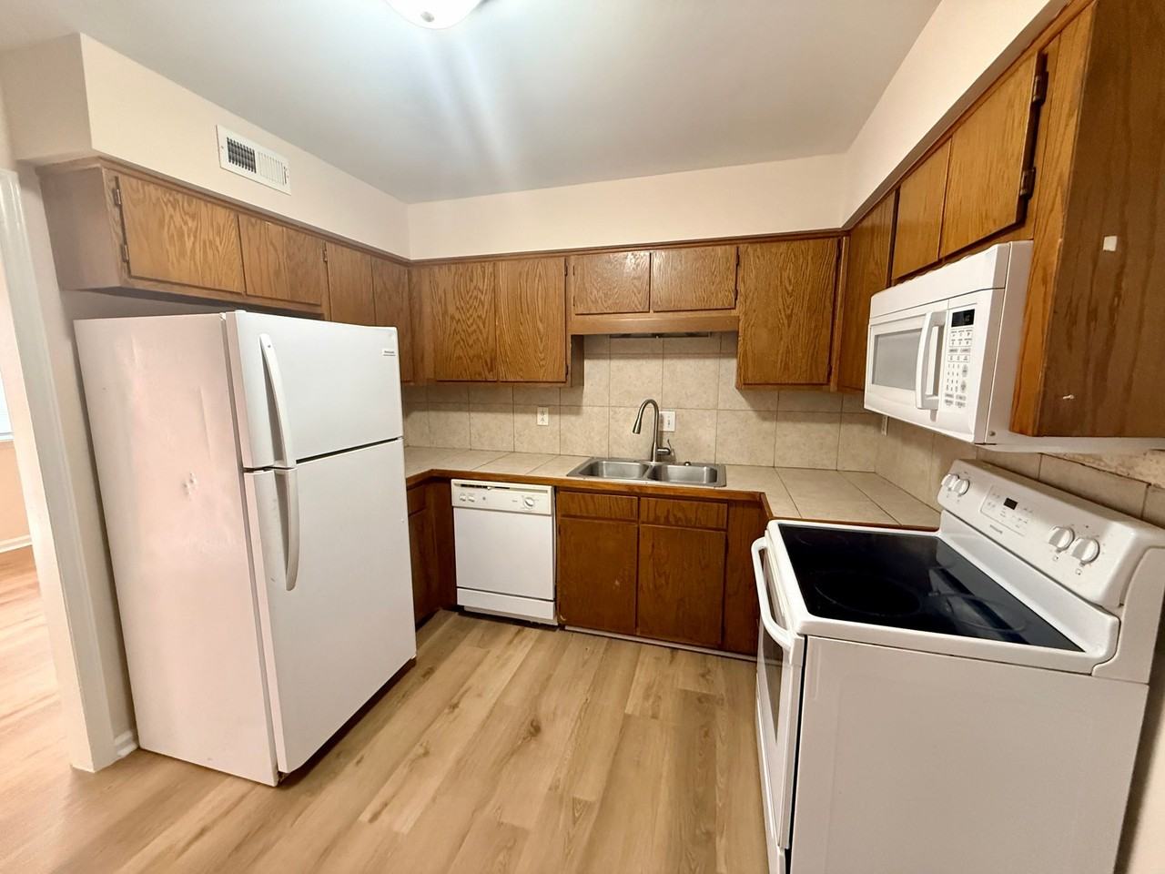 Exclusive 1 Bedrooms close to Duke - Photo 2 of 4