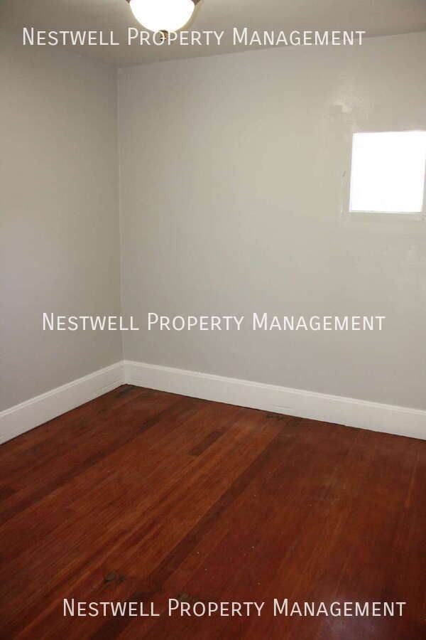 472 S 300 E - Photo 4 of 24